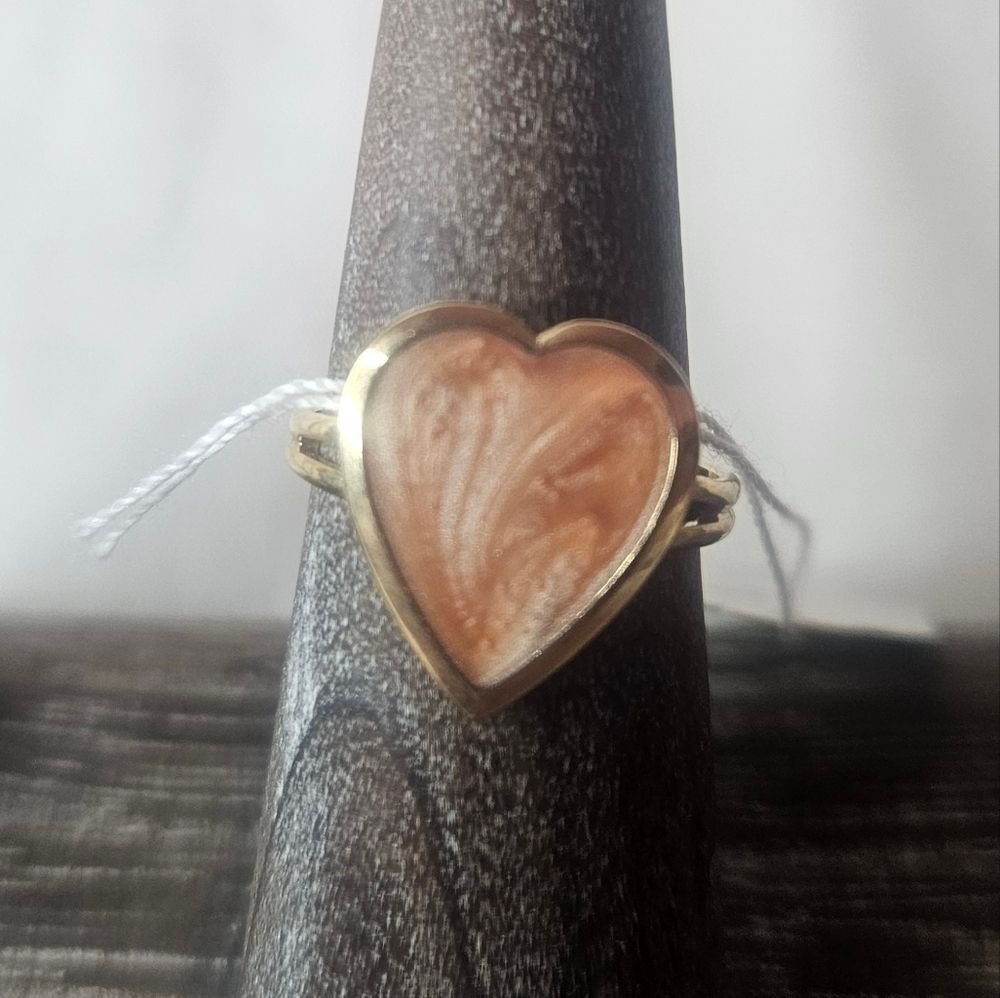 Vintage 1980s Heart Enamel Adjustable Ring – Gold Tone Retro Statement NOS